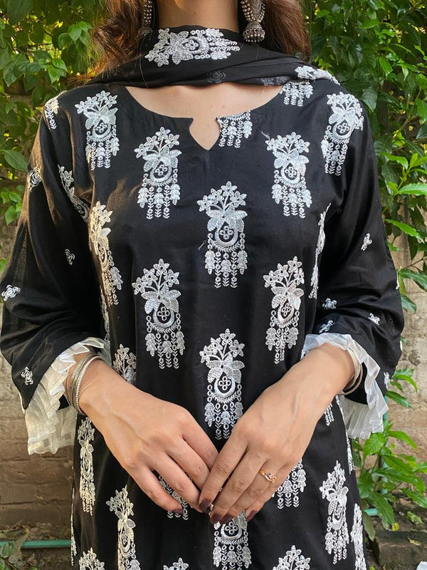 Modern Chikankari Glow